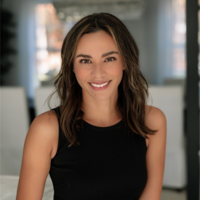 Satisfied client [CliJamie Philips celebrating digital marketing success with Social Circle team