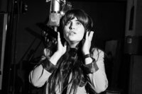 Singer Shannon Dooks in recording studio