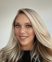 Virginia Owen headshot
