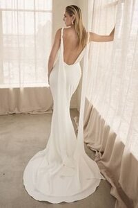 Modern wedding dresses with simple details