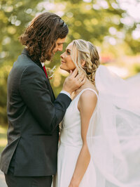 Beautiful bride with her groom in Dallas Texas