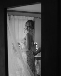 Candid wedding photography in Washington, capturing authentic love and timeless moments with a documentary-style approach.
