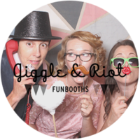 giggle and riot funbooth