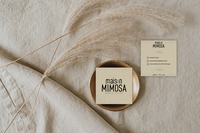 Projet de branding sur-mesure conçu par Noë Studio, spécialiste en design graphique et logo