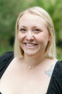 Headshot - Shandi Keck