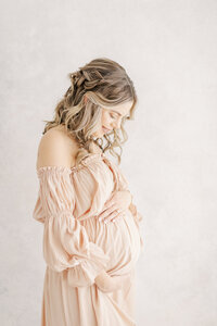 Best Newborn and Maternity Photographer in Cleveland Ohio