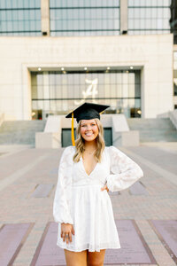 Senior Nursing Major takes grad photos with maddie moore