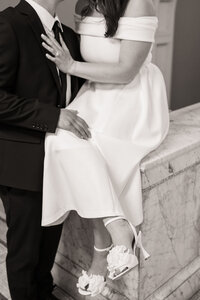 milwaukee engagement photography at milwaukee public library