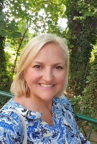 Pilates, Ernährungstraining und zyklusorientiertes Training in den Bezirken Mödling und Baden für ganzheitliches Wohlbefinden – sowie Fit im Büro: Dein Team-Training für mehr Gesundheit am Arbeitsplatz.