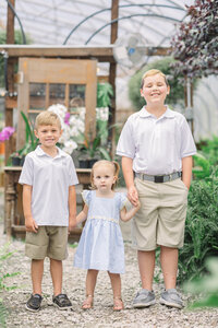 Sibling photos of a family group of children in Hanover, PA