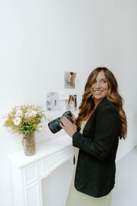 Create lifelong memories with Katie Debary, offering wedding and engagement photography in Georgia, South Carolina, and Florida.