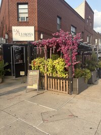 Cozy DC restaurants with aesthetic murals, outdoor seating, and unique interior design. Real photos from local dining experiences.  
