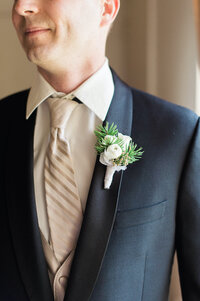 Glenview-Mansion-MD-wedding-florist-Sweet-Blossoms-winter-boutonniere-Joy-Michelle-Photography