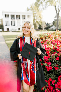 Maddie Moore Photography takes grad portraits at the university of alabama in tuscaloosa