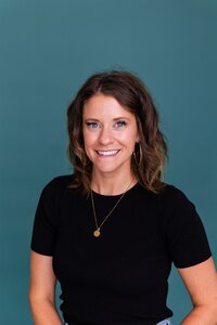 Callie Ammons is a podcast host and intentional living mentor helping high-achieving women live on purpose without burnout.