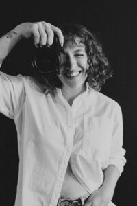Blair Voss captures weddings in Spokane, Washington with a cinematic, story-driven style rooted in real emotion.