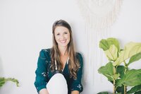founder of Praia Creative Studio – brand and web designer for creatives