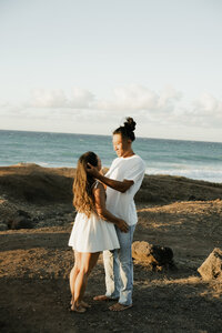Photography of an egagement photo session in oahu hawaii