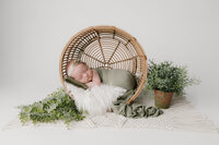 Lifestyle Newborn Photographer in Arkansas