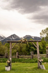 10-the-barn-at-howard-creek-farm-400x601