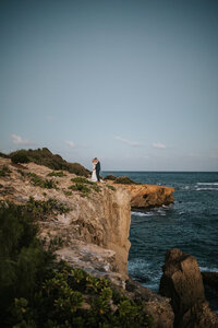 elopement photos at beach in hawaii