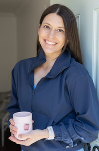 fitness and health coach headshot for kat jones of FASTer Way