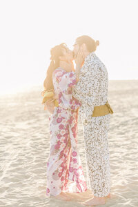 Couple in yukata at the beach during sunset | 浴衣デート カップル サンセット ビーチ