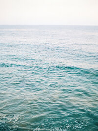 Photo of the blue ocean in Malibu by portrait photographer Daniele Rose