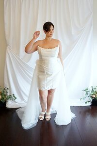 Bridal mini wedding dress with detachable tulle skirt