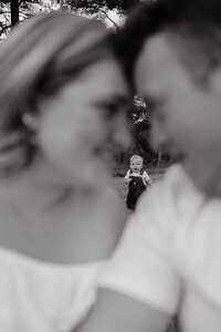 Documentary-style family photography with real moments and laughter.