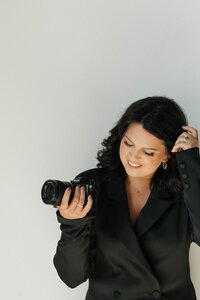 Megan Smith Photographer, Master Storyteller, Lover of Love and Documentary Wedding Photographer 