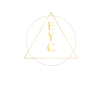 Logo von Marie-Theres Schwinns Programm 'Embody your Creativity': Dunkelroter Hintergrund mit goldgelbem, gestricheltem Kreis und Dreieck. Im Dreieck steht das Kürzel EYC.