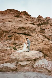 red rock canyon elopement couple