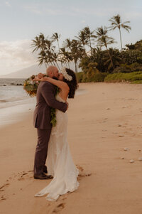 michigan hawaii elopement photographer