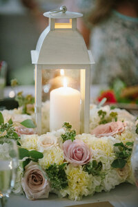 Springfield-Manor-wedding-florist-Sweet-Blossoms-lantern-centerpiece-Spence-Photographics