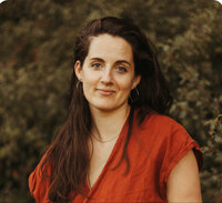 Eliza Alloway, author & founder of Badass Girls, calls Rachael Maddox the best spiritual business coach she’s ever had, praising her blend of somatic healing and soul-led strategy.