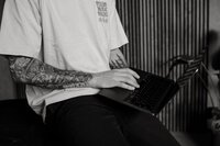 SEO-optimalisatie voor ondernemers, Website beter vindbaar in Google, Zelf SEO leren toepassen, Online groei door zoekmachineoptimalisatie, SEO-strategie voor zelfstandige ondernemers, Hoger scoren in Google zonder advertenties, Laagdrempelige SEO ondersteuning, SEO-instellingen voor Showit website, Google Search Console voor website-analyse, Snelle en mobielvriendelijke website optimalisatie, Meta-titel en meta-beschrijving optimaliseren, Alt-tekst SEO optimalisatie voor afbeeldingen, Structuur en H1, H2, H3 koppen verbeteren, Zoekwoordenonderzoek voor betere vindbaarheid, Long-tail zoekwoorden strategie, SEO-vriendelijke blog schrijven, Website content optimaliseren voor Google, Interne links en website structuur verbeteren, Externe links en autoriteit opbouwen, SEO voor kleine bedrijven en startups, Meer klanten via organisch verkeer, Website laten groeien met duurzame SEO, Zelfstandig aan de slag met SEO, SEO zonder afhankelijk te zijn van social media, Google Analytics websiteverkeer analyseren, SEO content strategie ontwikkelen, Lokale SEO optimalisatie voor bedrijven, SEO checklist voor ondernemers, SEO-proof website maken, 