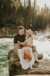 Montana wedding photographer specializing in lifestyle photography, elopement photography and wedding photography in Glacier National Park.