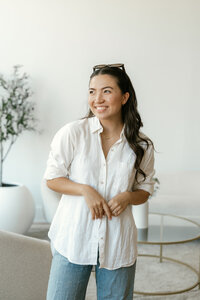 Abigail Anne Photography Storytelling Wedding Photographer in Colorado and Chicago — Headshot 138A2625