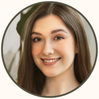 Ottawa and Gatineau's best expert cosmetic tattoo artist for nano brows, microblading, and lip blush