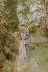 wedding photos in Hawaii