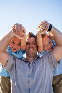 Family portrait taken by photographer in kailua kona, Hawaii Adventure Portraits