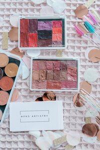 hair-and-makeup-artist-branding-photo-session-by-nashville-branding-photographer-Dolly-DeLong-Photography-stock-images-close-up-of-makeup