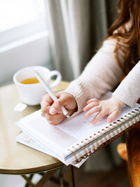 Stay at Home Mom Business Ideas, Business Education Courses for Busy Moms, Printable Planners and Checklists for Moms, Business and Motherhood Podcast for Mom Entrepreneurs Mompreneurs