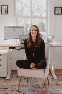 Kay Northrup Wedding Planner testimonial says “I have never had my shit this together! I’ve been checking things off of my list quicker than I ever would have hoped.”