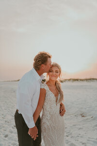 Elopement-photographer-micro-wedding-destination-photographer-couples-picture