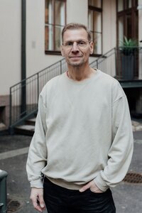 Kuvassa tuotannon päällikkö Jarkko Hellgren