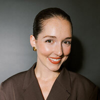 Elevate your bridal style with Stylist Lizzy Polden of Agency 8 Bridal Stylist. From finding the right dress to styling your wedding day accessories, we offer comprehensive bridal fashion support in New York City. Let us guide you from engagement to honeymoon with curated looks and expert advice.