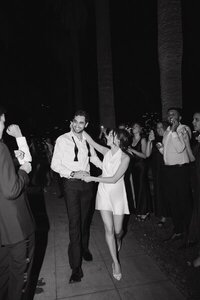 Reception dance floor moment captured by wedding photographers in San Juan Puerto Rico

