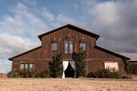 The Lone Oak Barn wedding venue in Round Rock, Texas.
